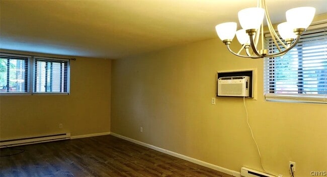 Photo - 555 Village Blvd N