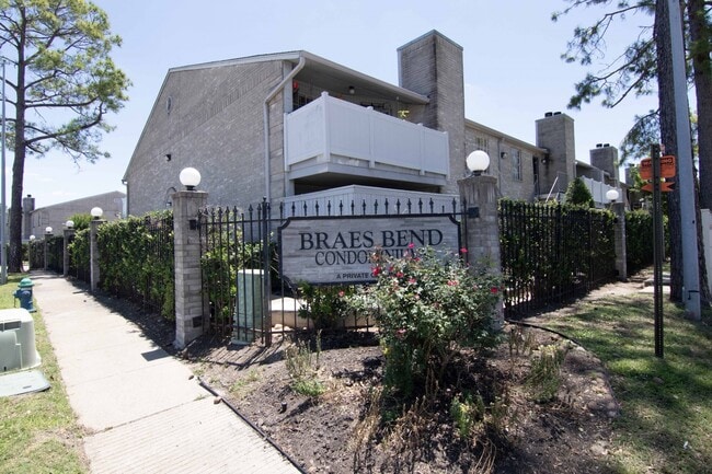 Photo - 10835 Braes Bend Dr Rental