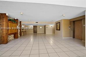 Photo - 491 Racquet Club Rd