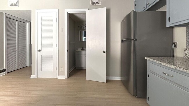 Photo - 2 & 3 Bedroom Townhomes in West Ashley Unit E