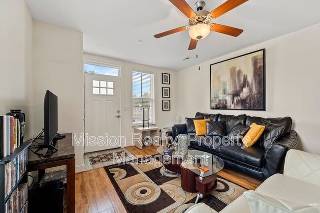 Photo - 4307 Fountain Square Plaza