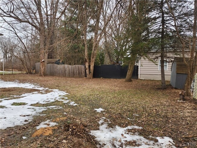 Photo - 437 Church St