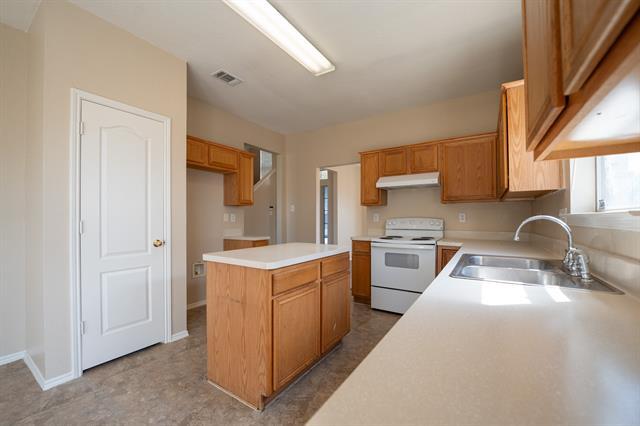 Photo - 447 Maple Grove Dr