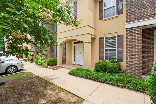 Building Photo - townhouse