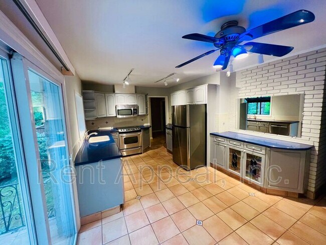 Photo - 2185 Medfield Trail NE