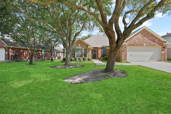 Photo - Gorgeous 4/2 Home in the Villages of Edgewater Estates with Soaring Ceilings and 2 Flex Rooms!