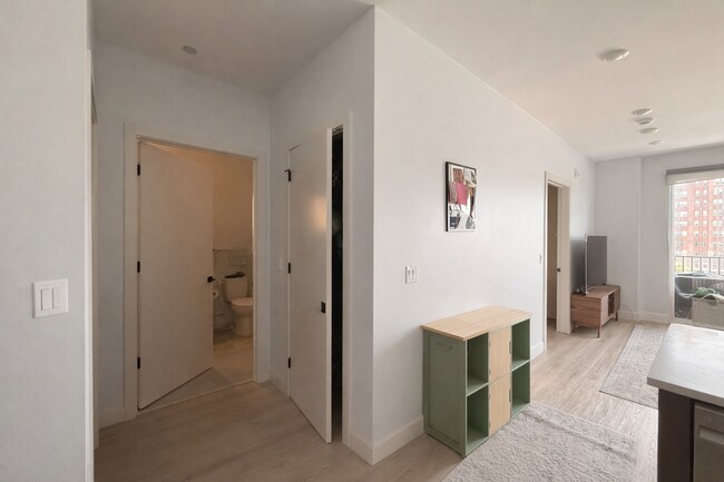 Photo - 948 W Sunnyside Ave Unit 404