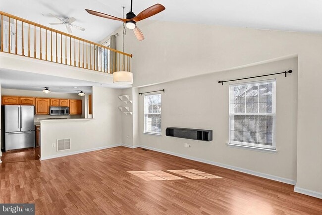 Photo - 43374 Greyswallow Terrace