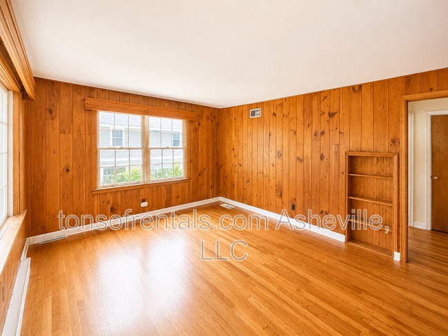 Photo - 127 Aurora Dr