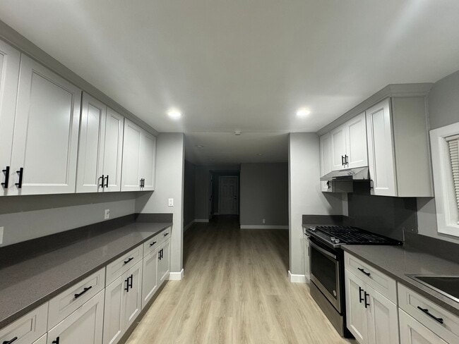 Photo - 6476 Orizaba Ave