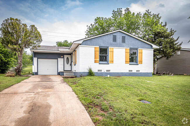 Building Photo - 2411 NW 35th St Rental