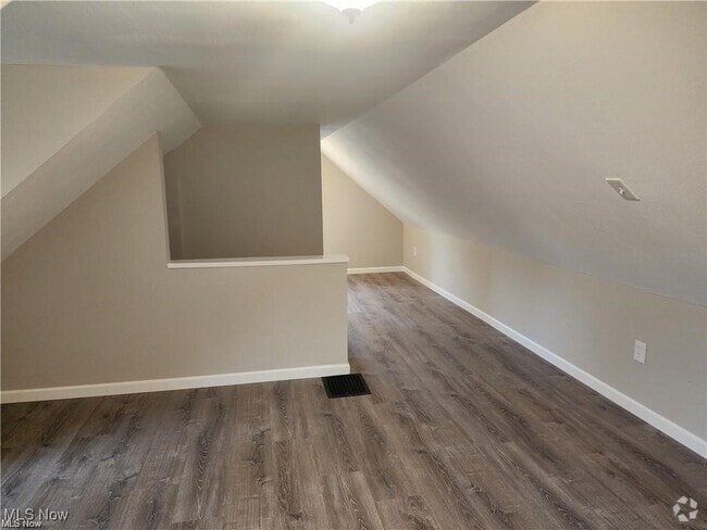 Building Photo - 1920 17th St SW Rental