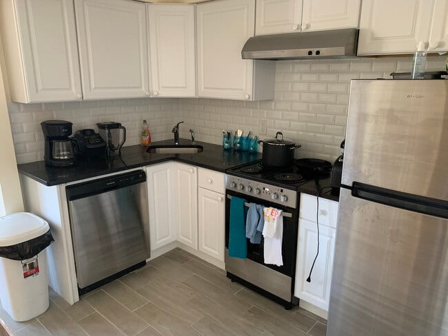 Building Photo - 1603 Commonwealth Ave Unit 2 Rental