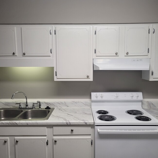 Colony Square Apartments