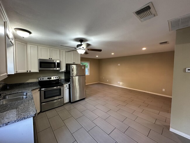 Photo - 1926 Laurelwood Dr