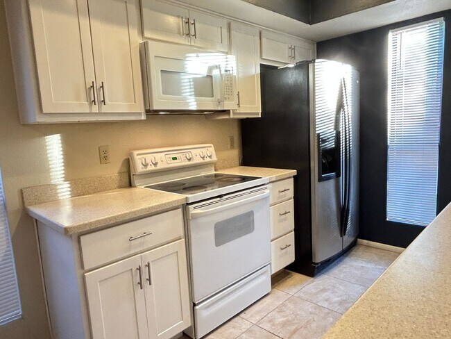Photo - GORGEOUS REMODEL! 2 BED 2 BATH IN POINTS W...