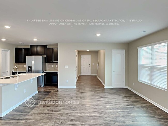 Photo - 115 Silver Oak Cir