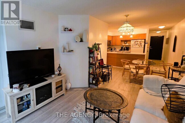Photo - 18 Yonge St Unit 1016