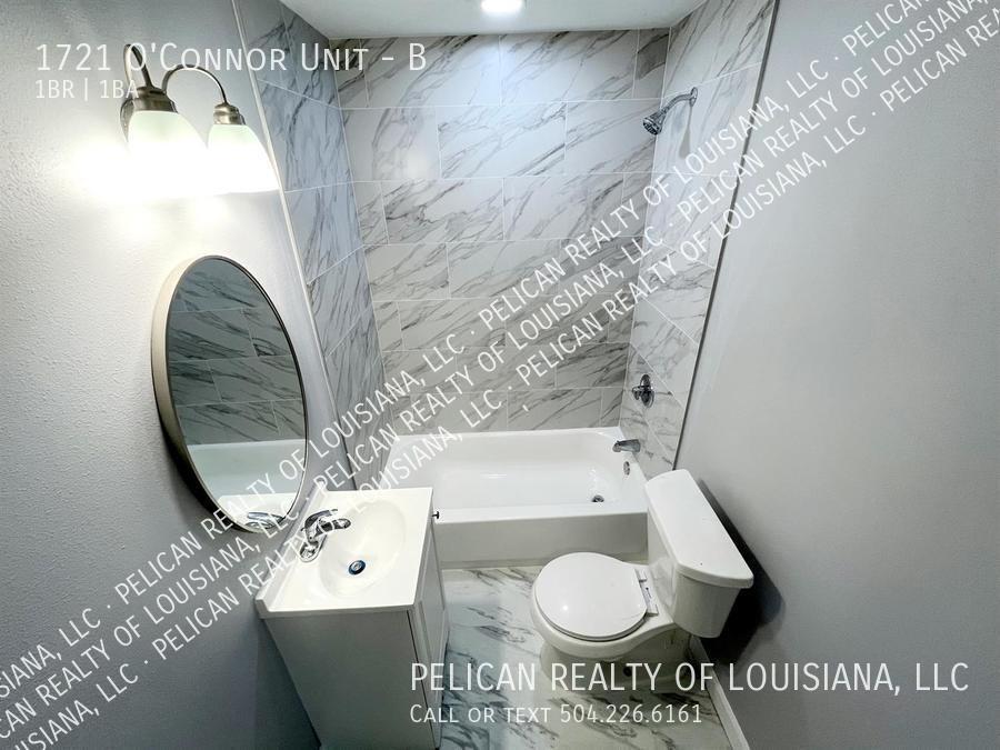 Photo - 1 Bed | 1 Bath | UPSTAIRS APARTMENT in Gre... Unit B