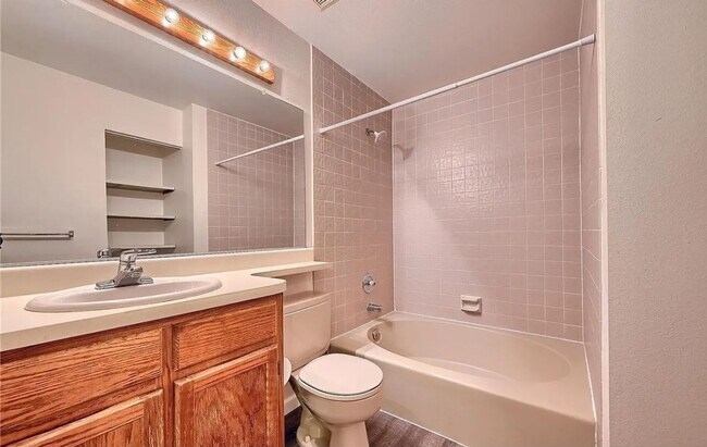 Photo - Charming 1BR Condo in Aurora