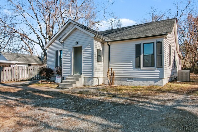 Photo - 424 Bell Ave