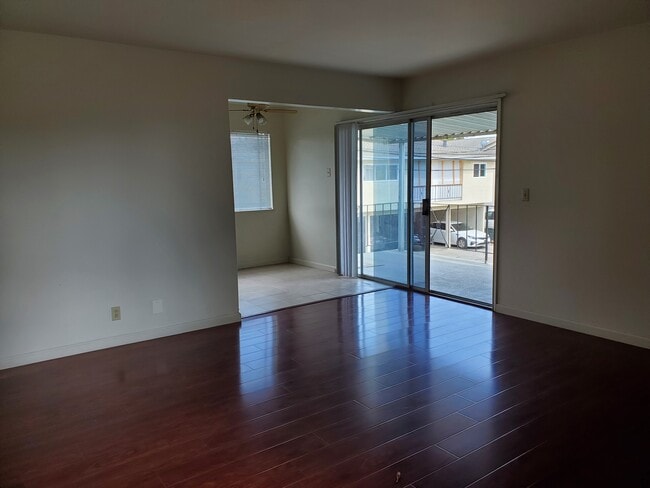 Photo - 885 Burbank Dr Unit 4