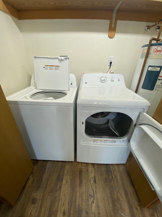 Lakeview Apartments