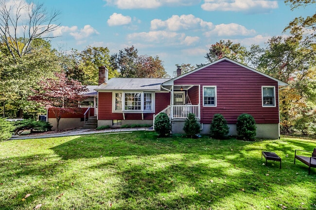 Building Photo - 46 White Birch Rd