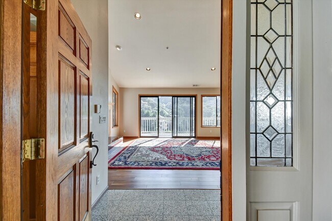 Photo - 616 Gravatt Dr