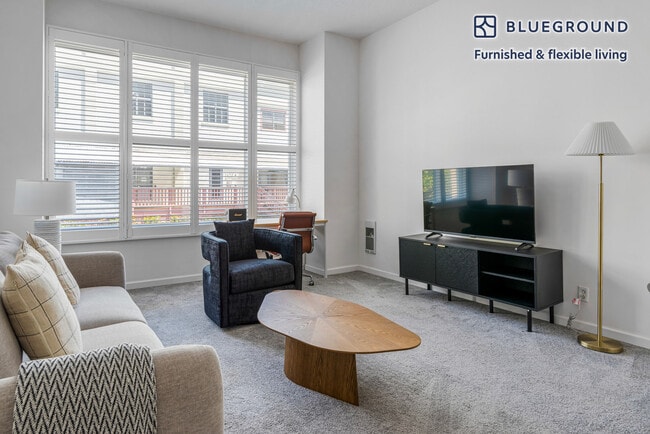 Photo - 220 Lombard St Unidad FL1-ID1921