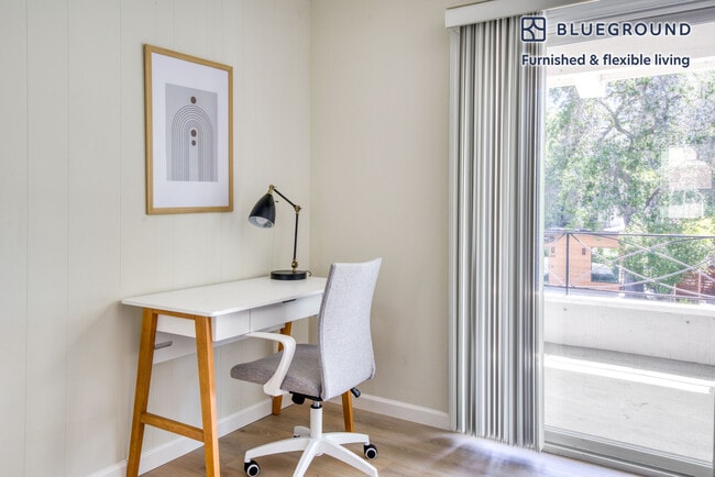 Photo - 837 Cowper St Unit FL3-ID1014