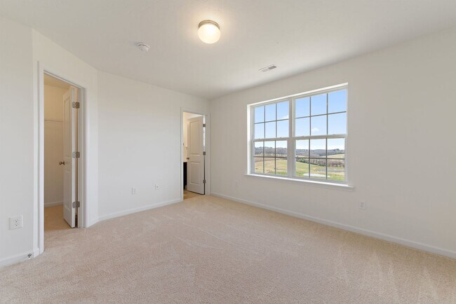 Photo - 3 bedroom Townhome with unfinished basement!