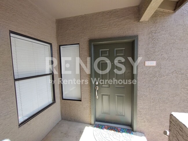 Photo - 9600 N 96th St