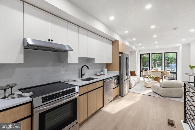 Photo - 3923 14th St NW Unit 2