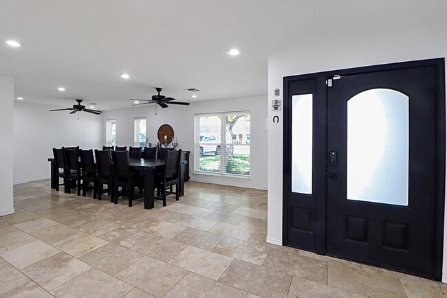 Photo - 5951 Yarwell Dr
