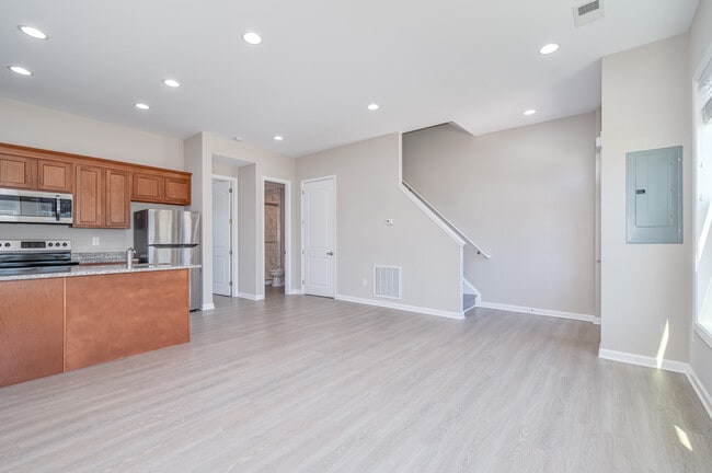 Photo - 137 Marineris Cir