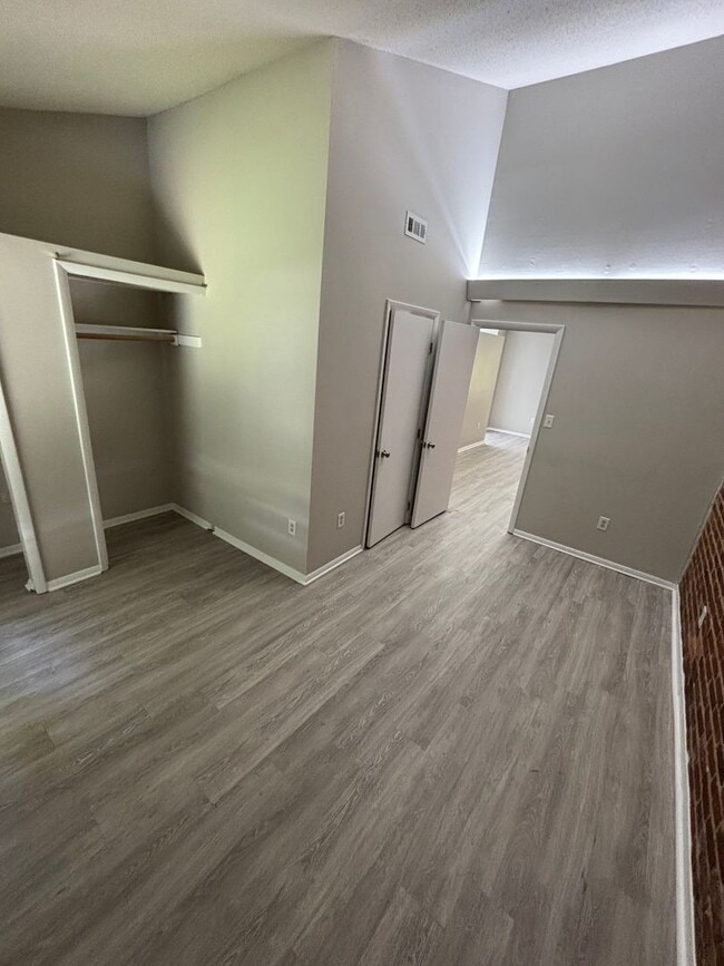 Photo - 2 Bedrooms / 1.5 Bathrooms ~ Crossroads Area ~