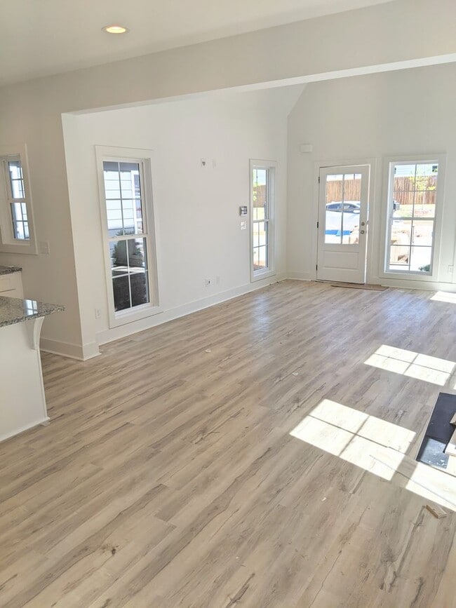 Photo - 2 Bedroom Cottage in Fox Run Village!