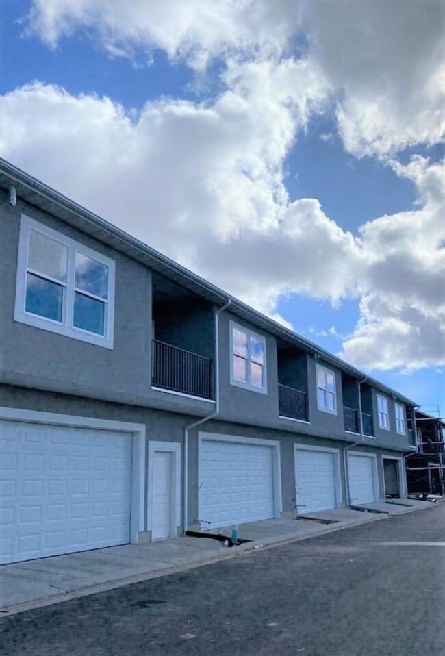 Photo - 2 Weeks Free Rent – 1 Bed 2 Bath Townhome in Clearfield w/ Flex Room!