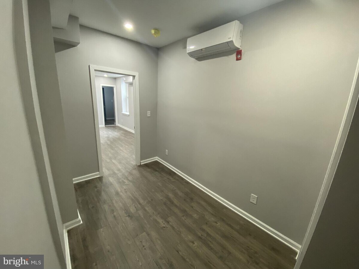 Photo - 1122 Gerritt St Unit 2