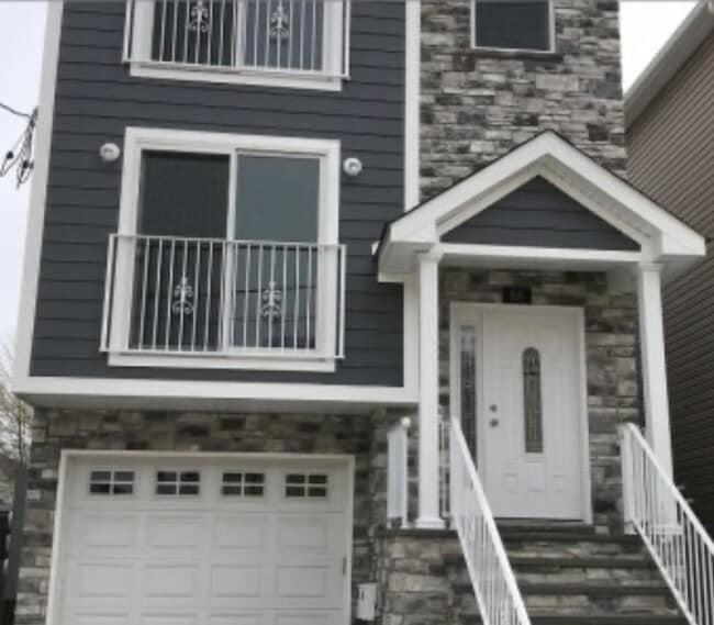 Building Photo - 64 Delaware St Unit 2
