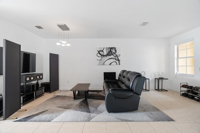 Photo - 8618 NW 113th Ct