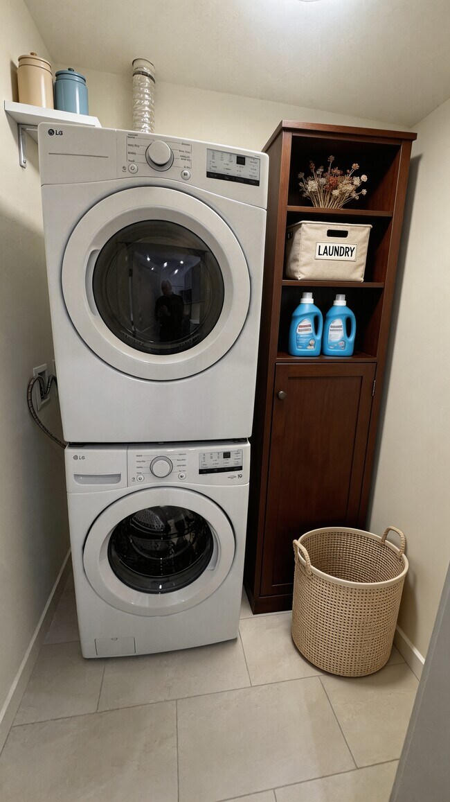 Photo - 5382-200 200 St