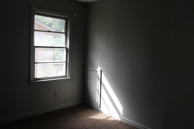 Photo - 706 W Mercer Ave