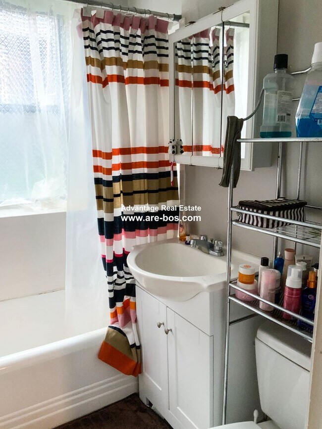 2 bed 1 bath available for June 1st move i... - 2 bed 1 bath available for June 1st move i... House