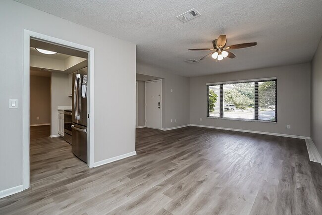 Photo - 113 Timber Cir