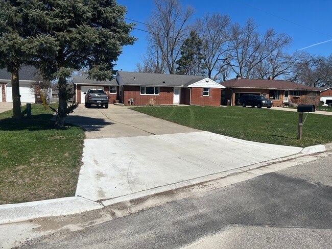 Photo - 1876 Riviera Dr