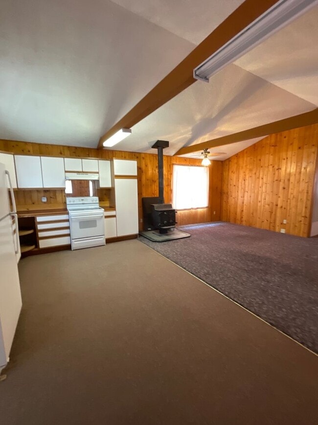 Photo - Country Living - 1 Bedroom / 1 Bath Home in Redmond