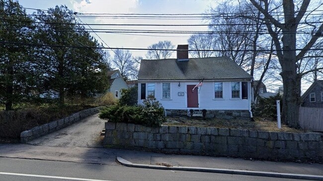 Building Photo - 140 Commercial St