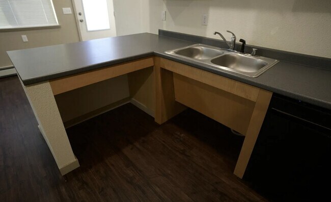 Photo - 41718 Crested Crane St